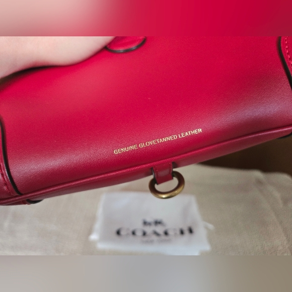 Coach Hamptons Hobo - Picture 3 of 6